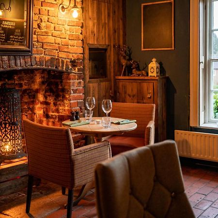 The Royal Oak Inn 치체스터 외부 사진