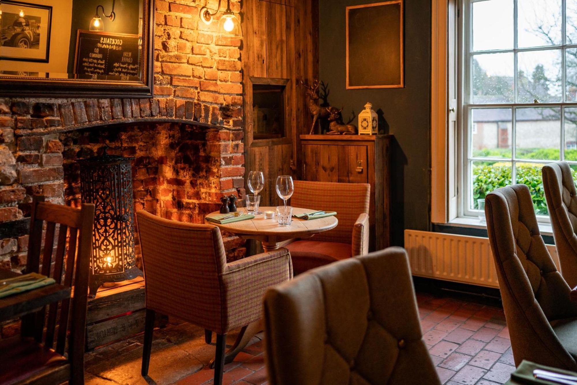 The Royal Oak Inn 치체스터 외부 사진