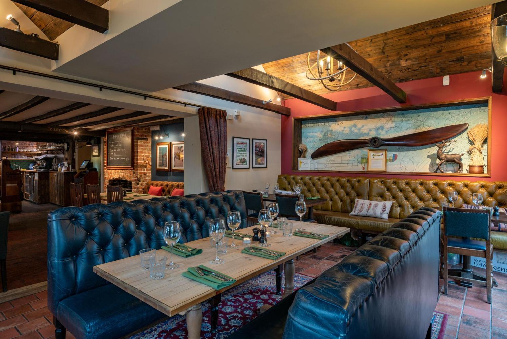 The Royal Oak Inn 치체스터 외부 사진