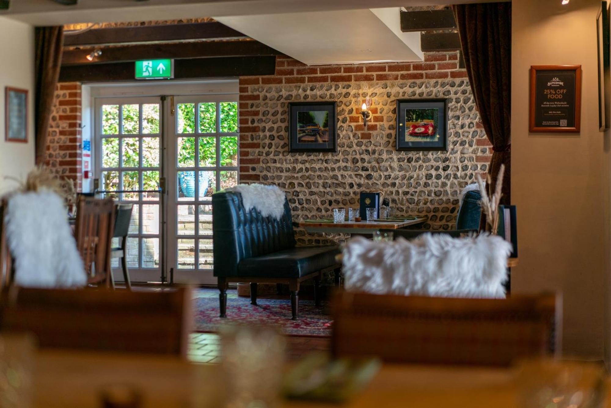 The Royal Oak Inn 치체스터 외부 사진