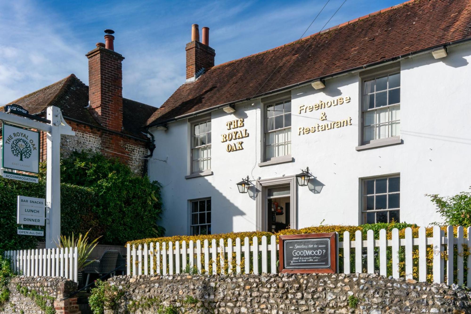 The Royal Oak Inn 치체스터 외부 사진