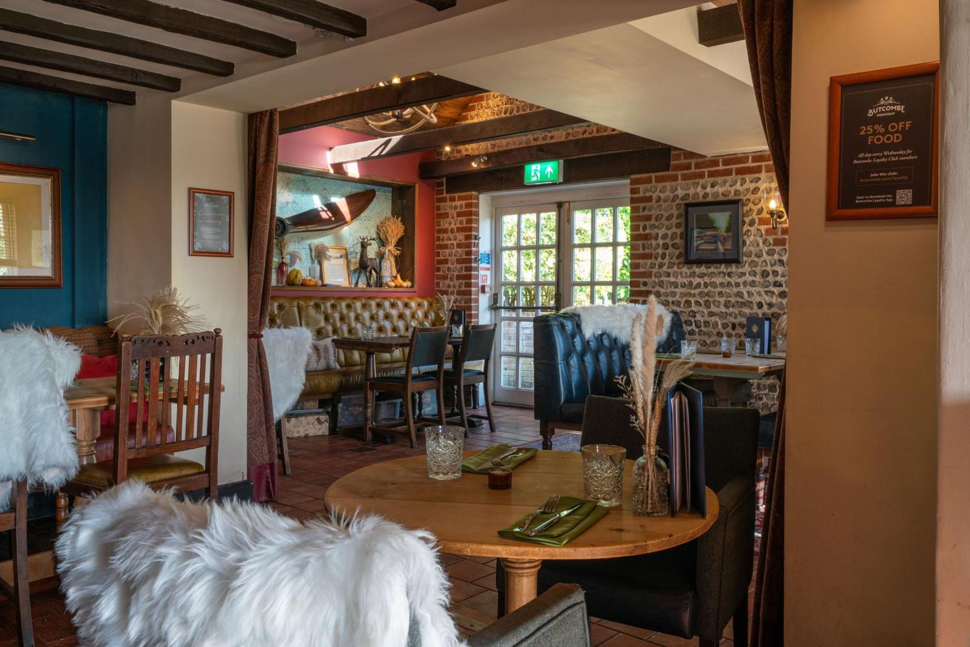 The Royal Oak Inn 치체스터 외부 사진