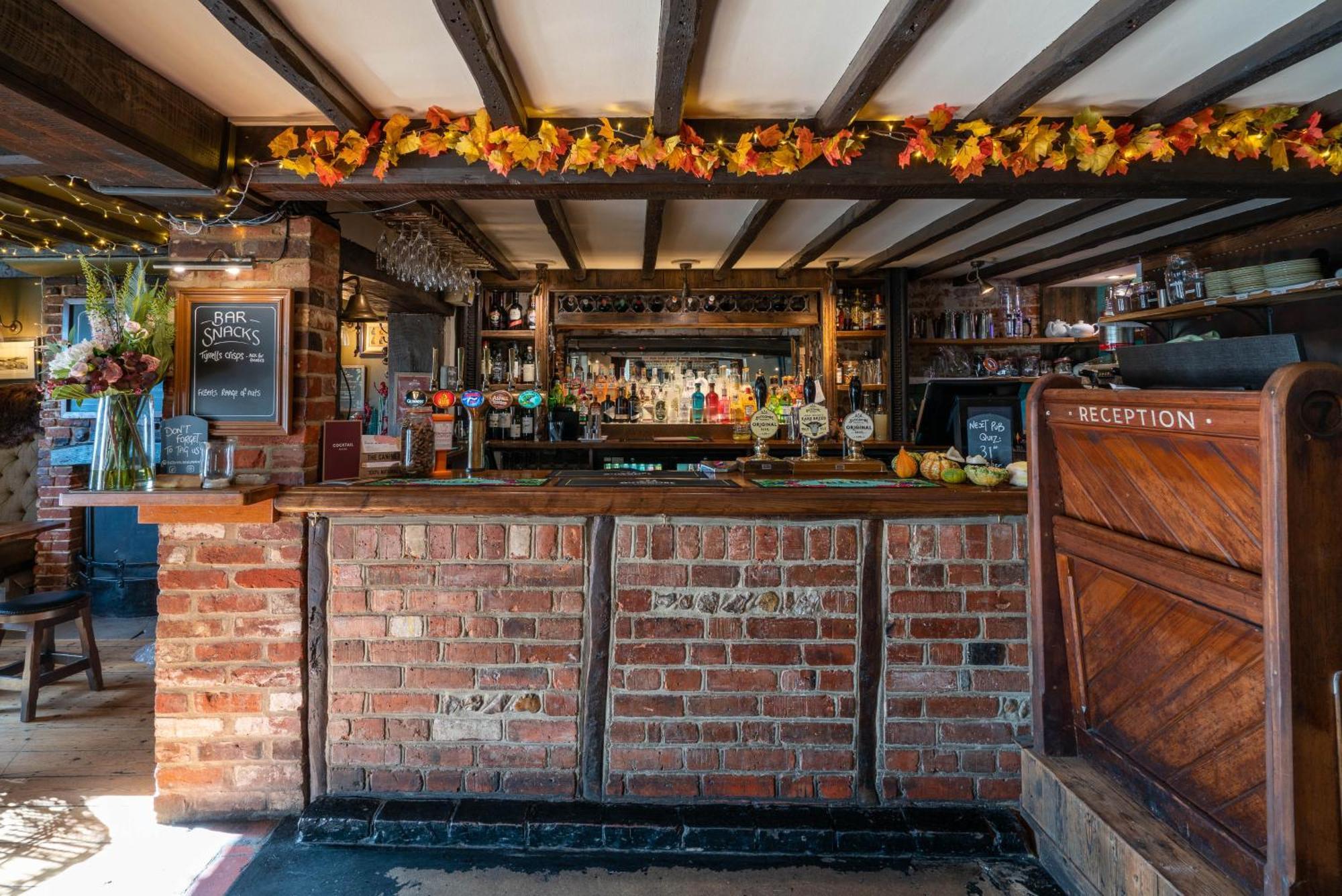 The Royal Oak Inn 치체스터 외부 사진