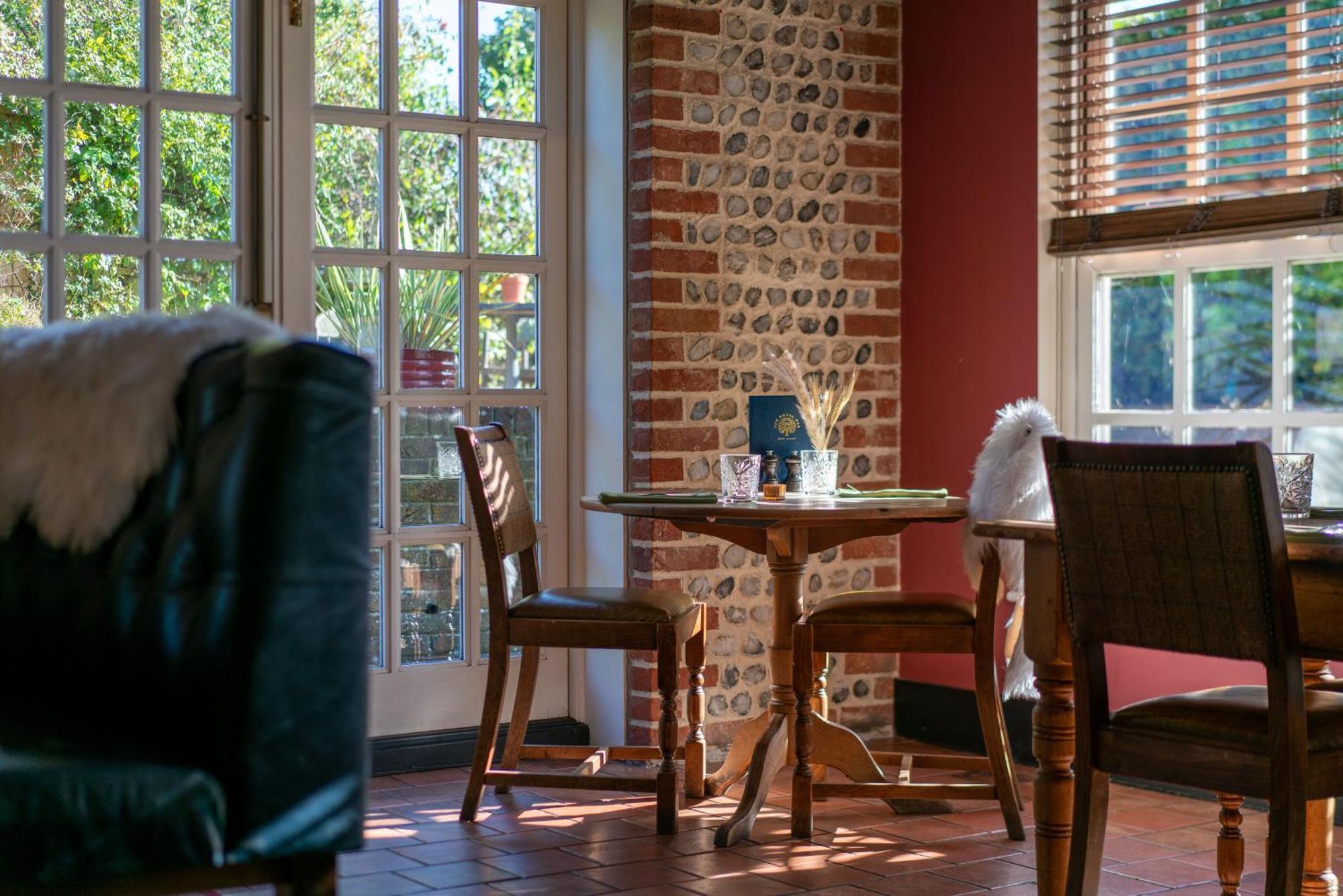The Royal Oak Inn 치체스터 외부 사진