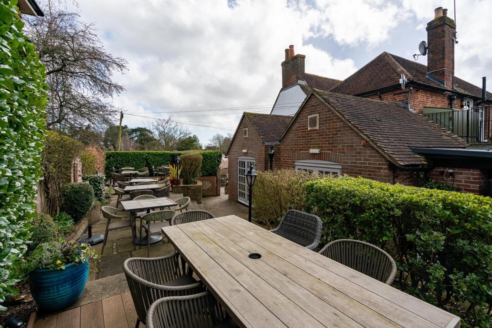 The Royal Oak Inn 치체스터 외부 사진